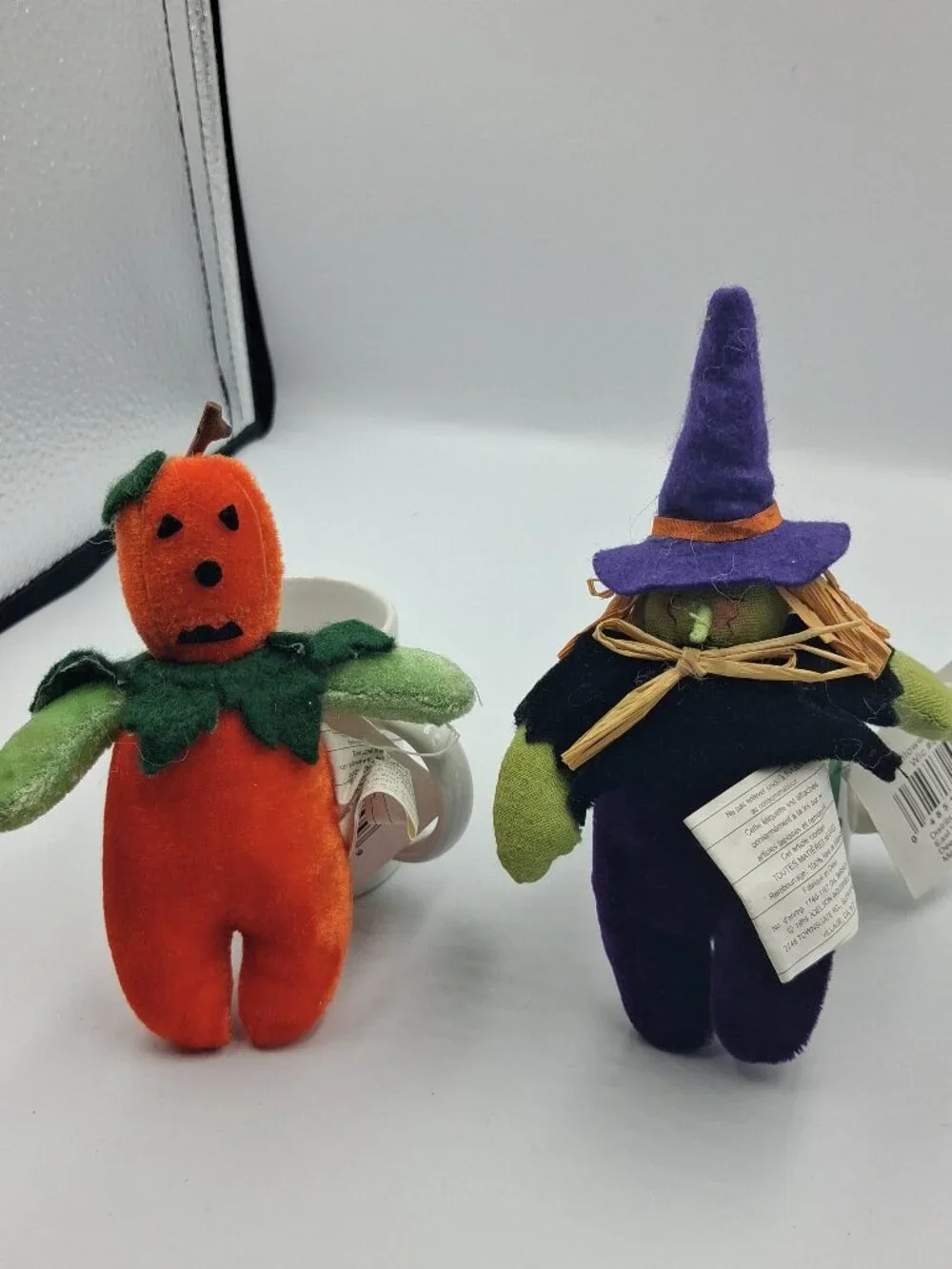 RARE Set of 2 Vintage 2001 J.I.I Halloween Mini Mugs w/Witch & Pumpkin Plush NOS